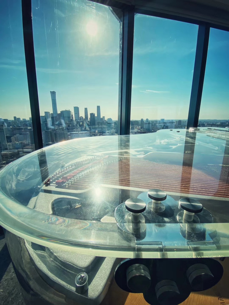 三里屯一号 坐拥京城繁华地段，入云端之际，独享三里屯静谧之境